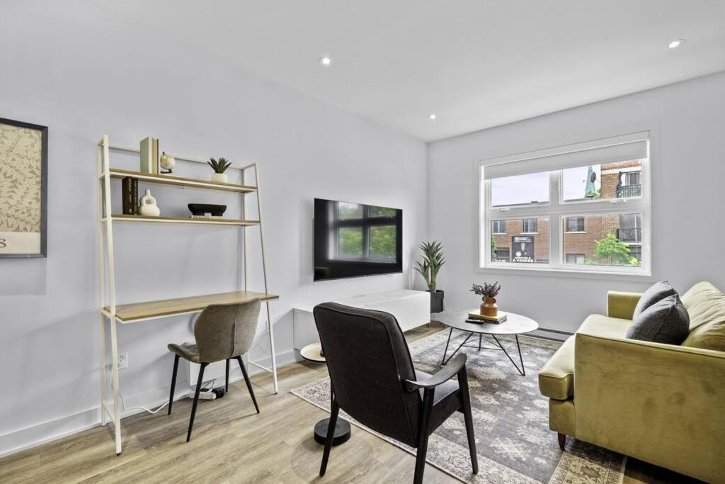 Stylish 2 Bedroom Haven By Jean Talon Market Montréal Dış mekan fotoğraf