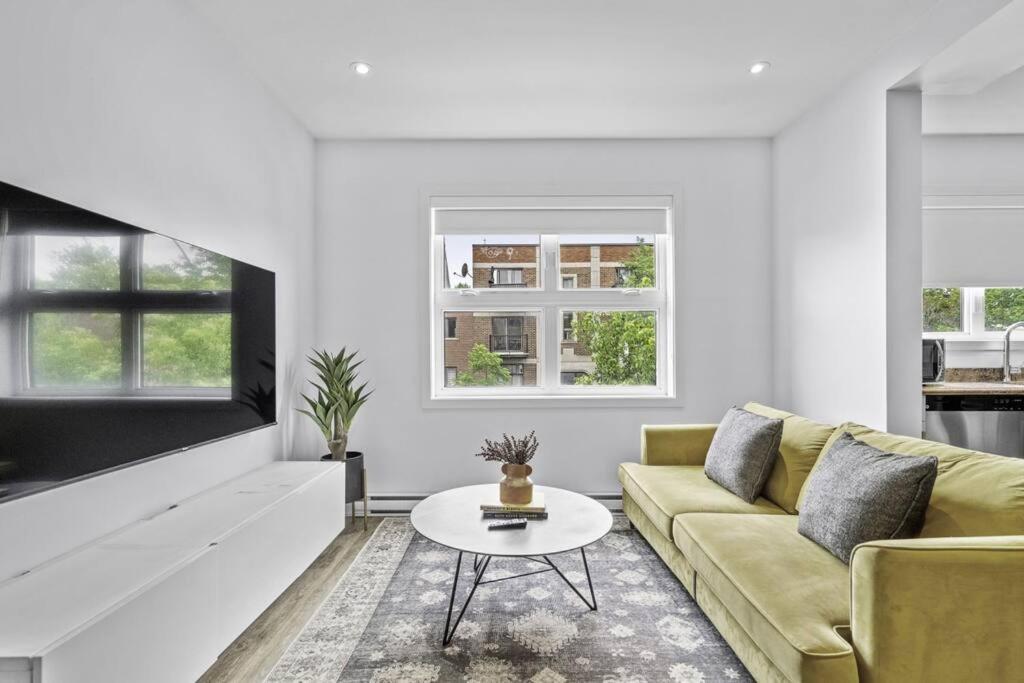 Stylish 2 Bedroom Haven By Jean Talon Market Montréal Dış mekan fotoğraf